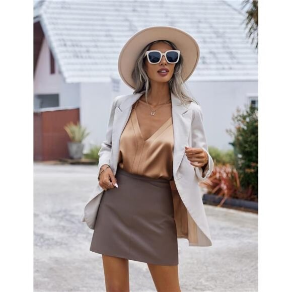 ✨ Satin V-Neck Cami Tank Top – Adjustable Spaghetti Strap Summer Blouse - Picture 5 of 5